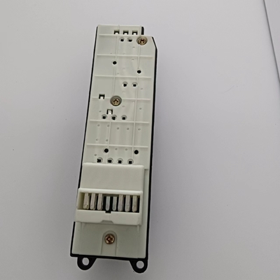 84820-35020 Elektrische schakelaar voor het bedienen van een raam voor Land Cruiser 70 2007-2018 aan bestuurderszijde