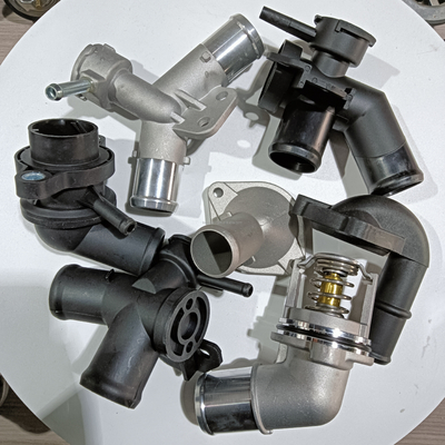 Changan Ford Fiesta V 1.3L 01-08 2S6G8250A1B koelmiddelflens met autobevestiging in zwart