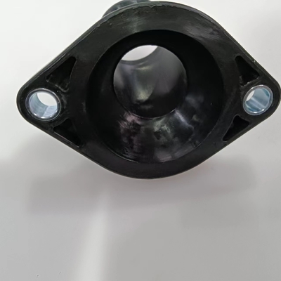 Nissan 13049-ED02A Motorkoelmiddelinlaatflens met OEM NO 13049-ED02A