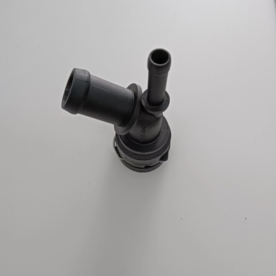 Zwarte motor radiator koelmiddel slang connector flenzen voor VW Beetle Golf Jetta AUDI SKODA SEAT 1J0122291B