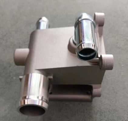 Autoonderdelen Wateruitlaat L327-15-17Z voor Mazda motor koelsysteem Auto montage