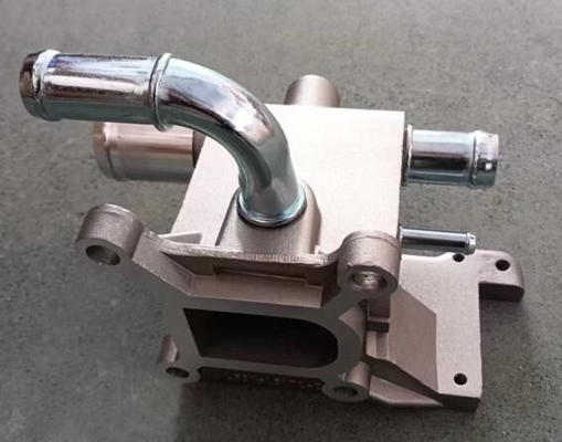 Autoonderdelen Wateruitlaat L327-15-17Z voor Mazda motor koelsysteem Auto montage