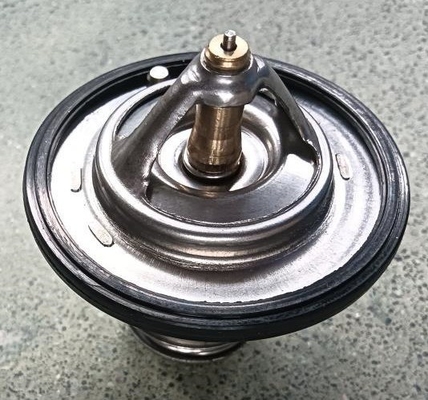 21200-VC20A 82Degree Motor koelmiddel thermostaat voor SUNNY Traveller NP300 JUKE SUNNY