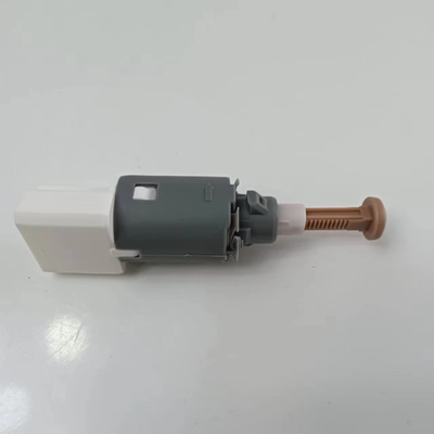 Opel Daewoo Chevrolet remlichtschakelaar 25320-00Q0A past op 93197675 8200168238 4155450009